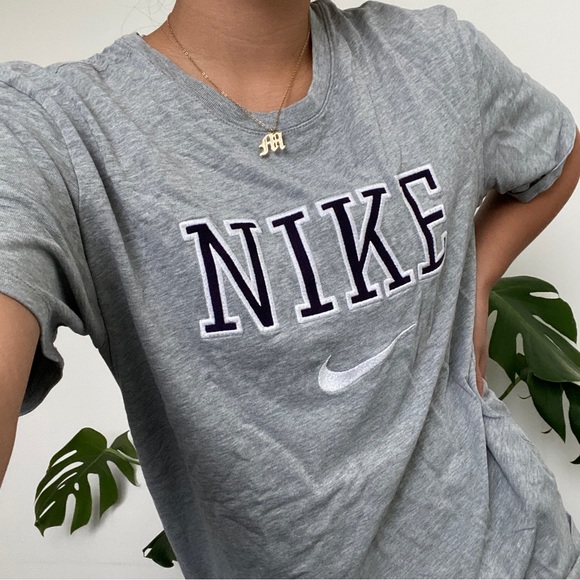 vintage embroidered Nike middle swoosh tee - Picture 4 of 6